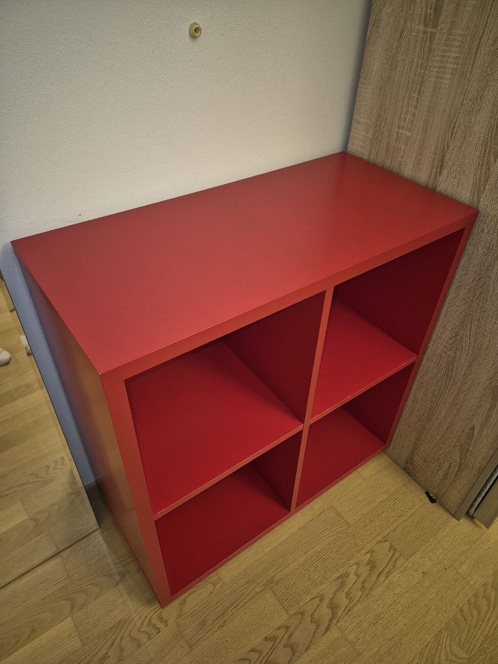 Regale: Regal rot, 4 Fächer, guter Zustand – Gebraucht aus Mörschwil von jon_2pc7 1