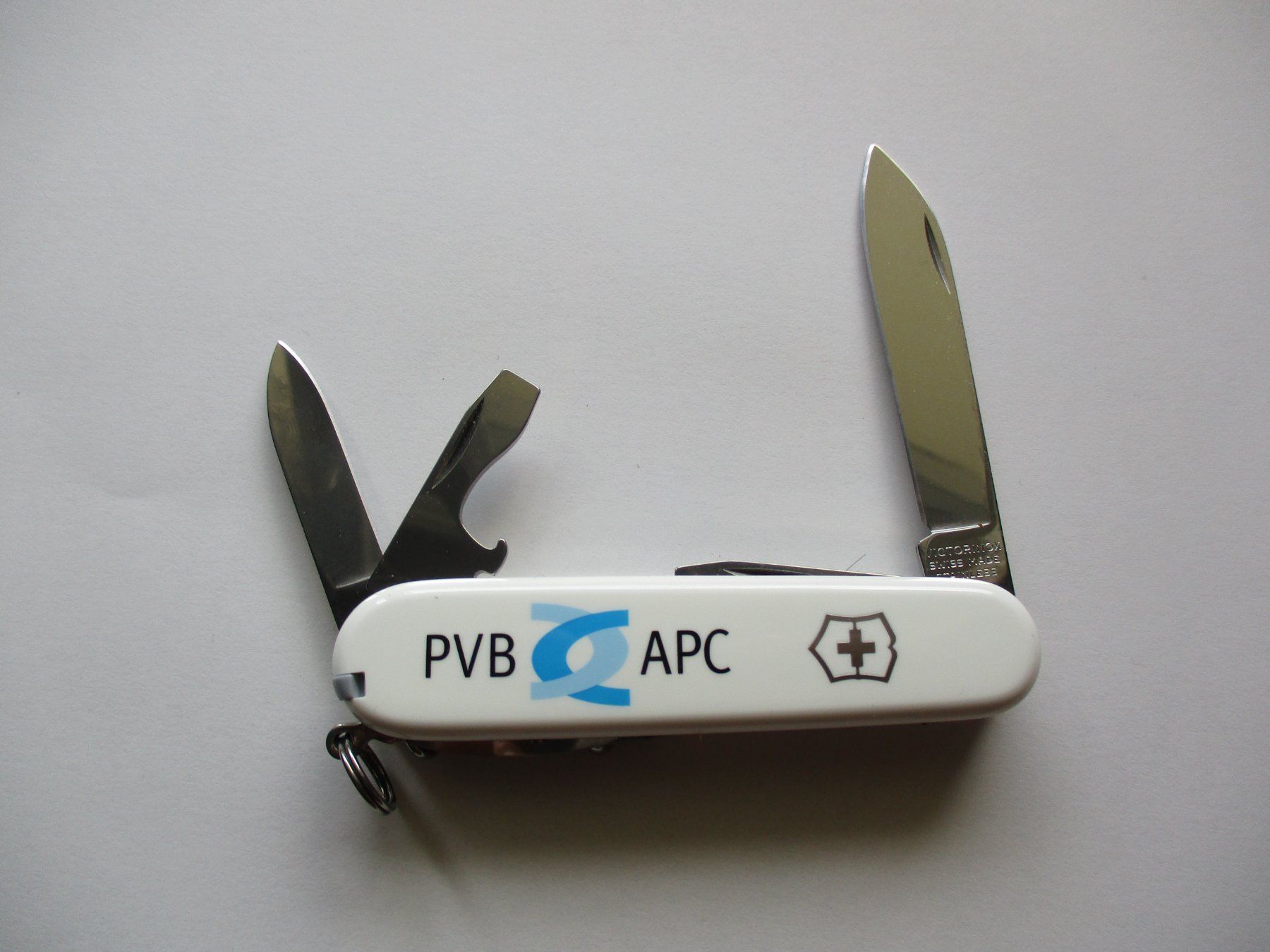 Victorinox Coltelli tascabile: Couteau Suisse Victorinox "PVB APC" blanc – Usato da La Sarraz venduto da vic_v6kz