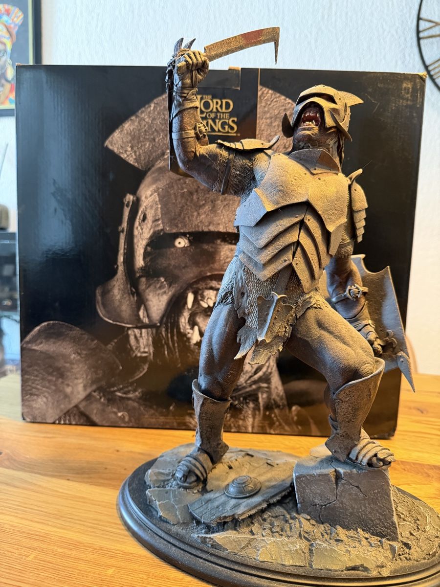 Statuette: Weta - Uruk Hai Swordsman – Nuovo (secondo la descrizione) da Mägenwil venduto da bla_gxn7