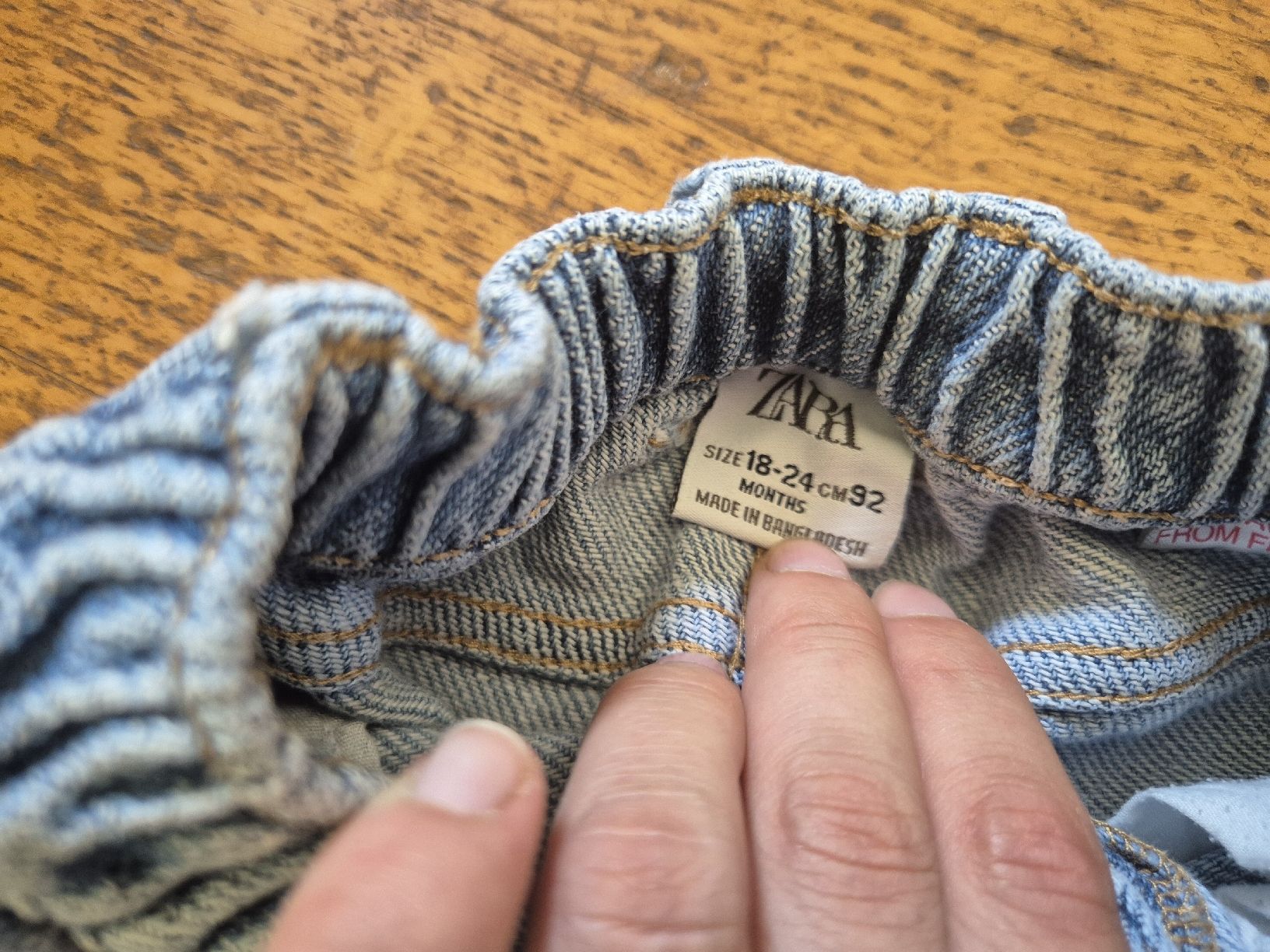 Ensembles coordonnés: Lot 2 jeans enfant taille 92 – D'occasion à Yverdon-les-Bains par somiou 1