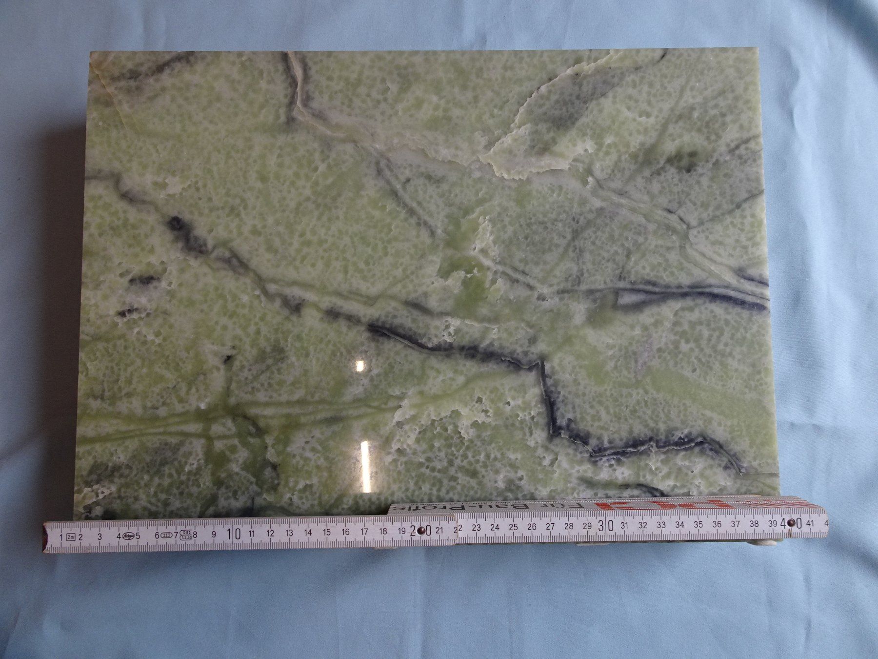 Minerali & Pietre curative: Nephrit- Jade  Museumsstufe  Val Poschiavo  Scortaseo – Nuovo (secondo la descrizione) da martina venduto da Tignuppa
