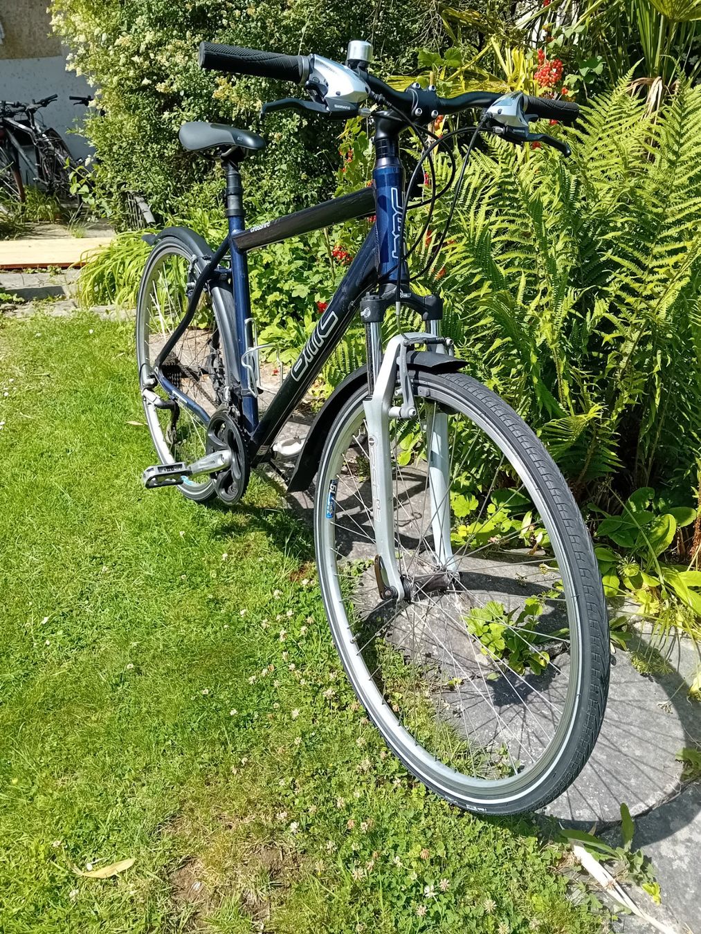 BMC Biciclette: BMC CROSSFIRE 28" Wheels 24 gears Excellent. Medium frame. – Usato da Bern venduto da This_that_other_all 1