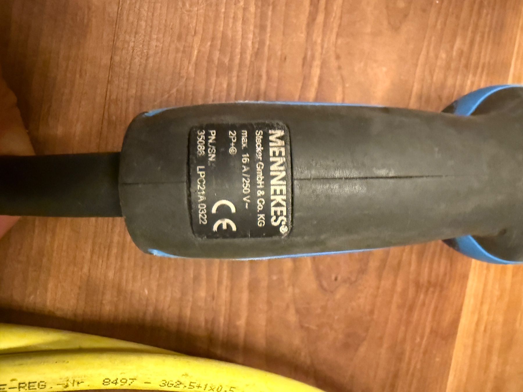 Mennekes Caricabatterie: Ladekabel MENNEKES Typ 2 16A 250V E-Auto Ladestation – Usato da Winterthur venduto da Seister 2