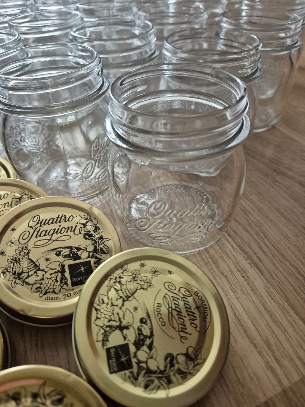 Contenitori & Simili: 32 Quattro Stagioni Einmachgläser 250ml – Usato da Langenthal venduto da Polarisstern 1