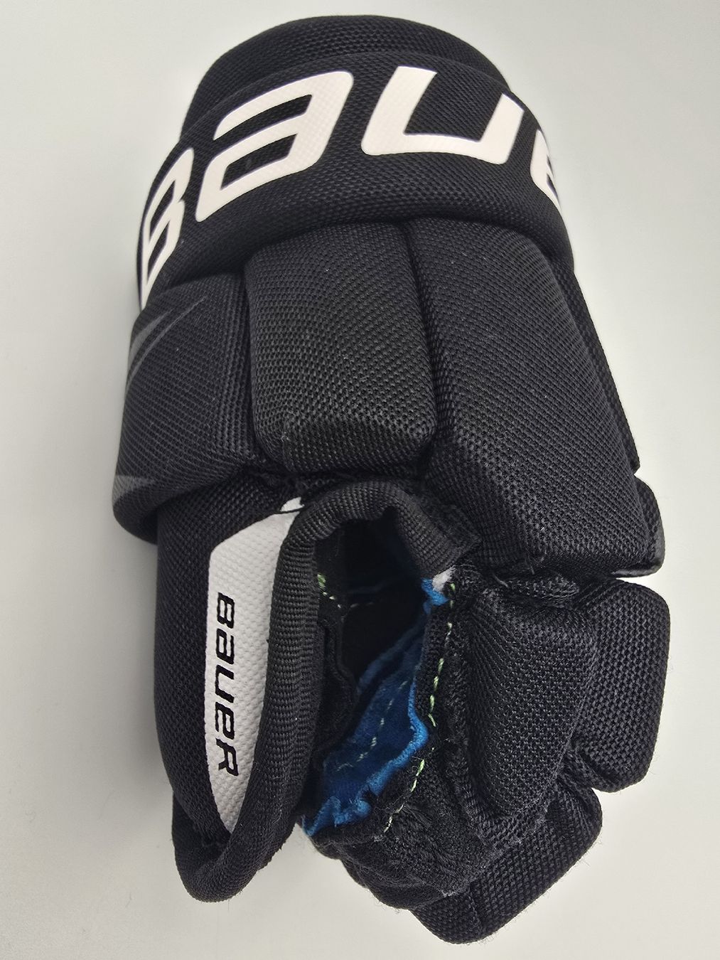 Bauer Kinderhandschuhe: Eishockey-Handschuh, Grösse 8" – Gebraucht aus Adligenwil von Die-Fundgrueb 1