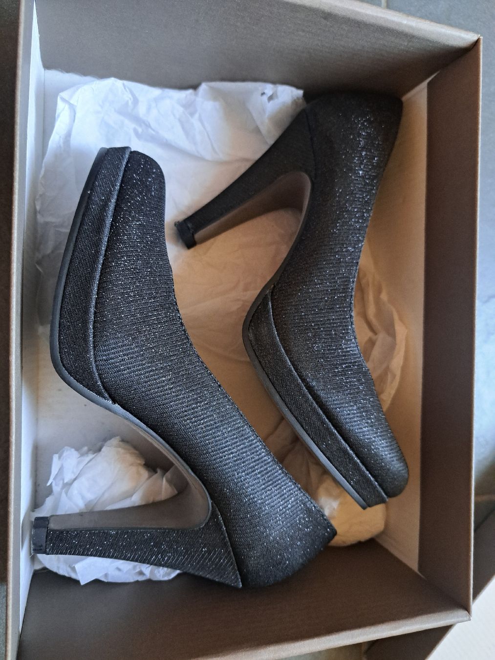Tamaris Damenschuhe: Tamaris Pumps schwarz glitzernd Gr. 36  – Gebraucht aus Zell LU von starlight_ 1