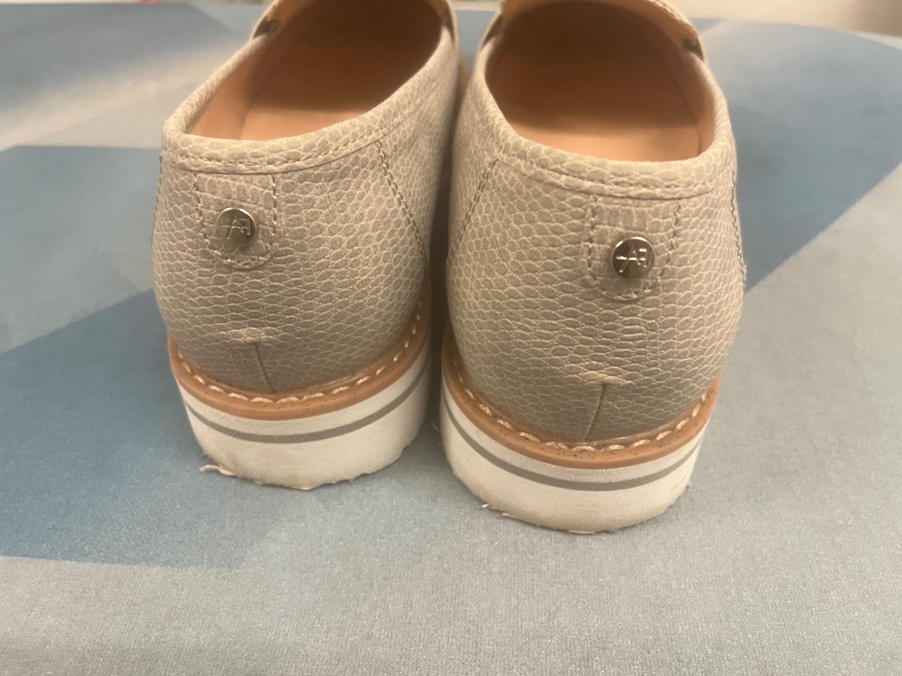 Anna Field Scarpe da donna: Hellgraue Slipper Gr. 41 von Anna Field – Usato da Egg b. Zürich venduto da adimoxon 2