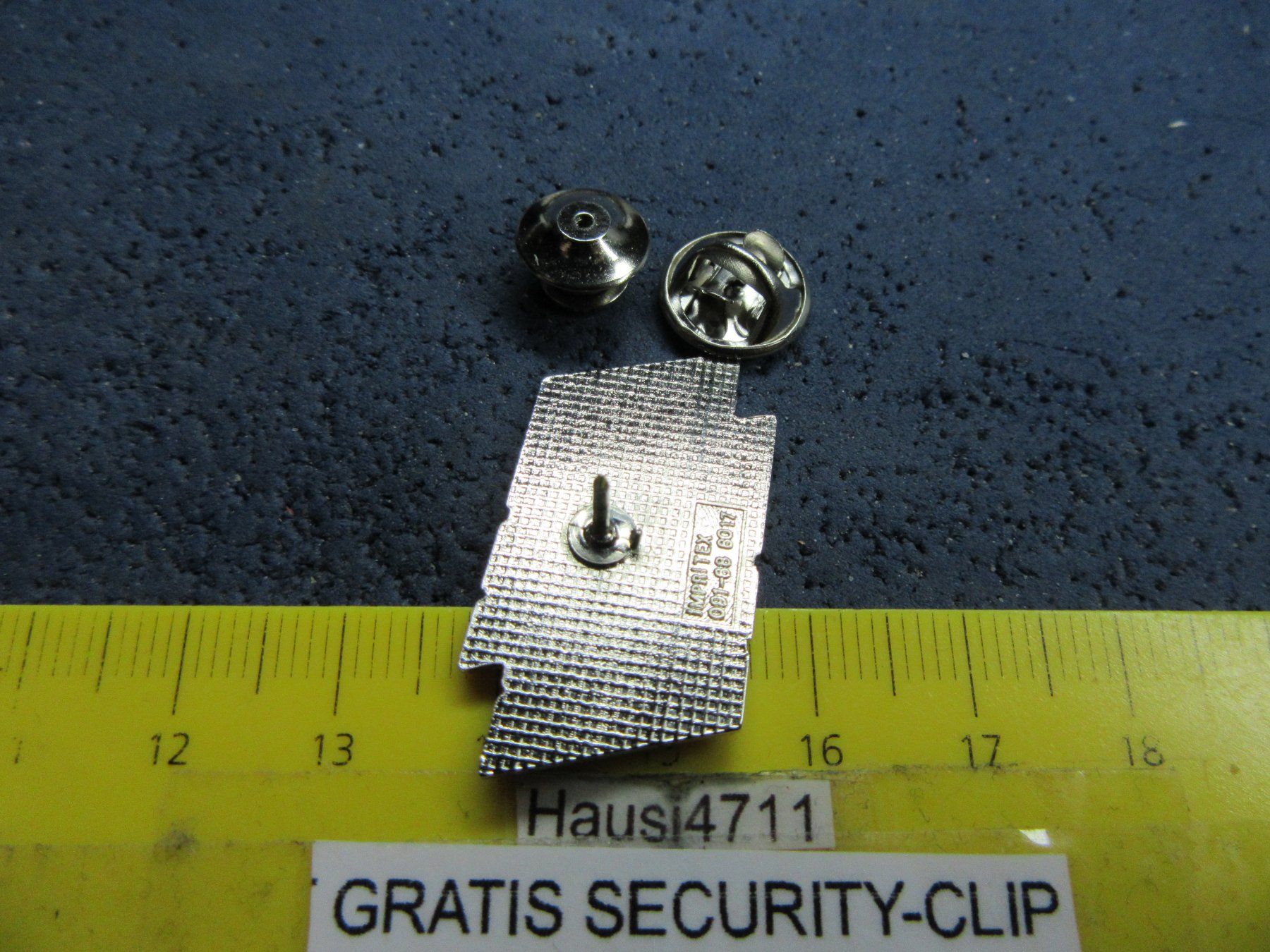 Audi Plaketten & Abzeichen: AUDI S4 + S2 AUTO LOGO PIN SILBRIG mit SECURITY-CLIP – Gebraucht aus Ettingen von Hausi4711 1