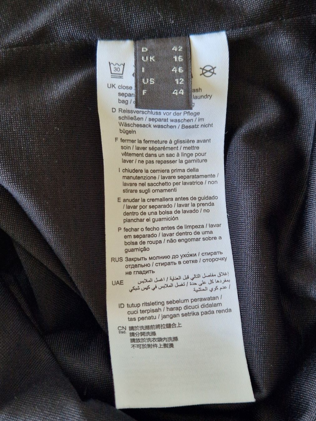Esprit Vestiti: Esprit Kleid Pailetten schwarz 42 – Usato da Lichtensteig venduto da Cocabana_16 4
