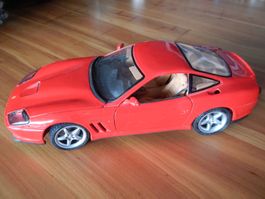 Modellauto Ferrari 550 Maranello rot, 1/18