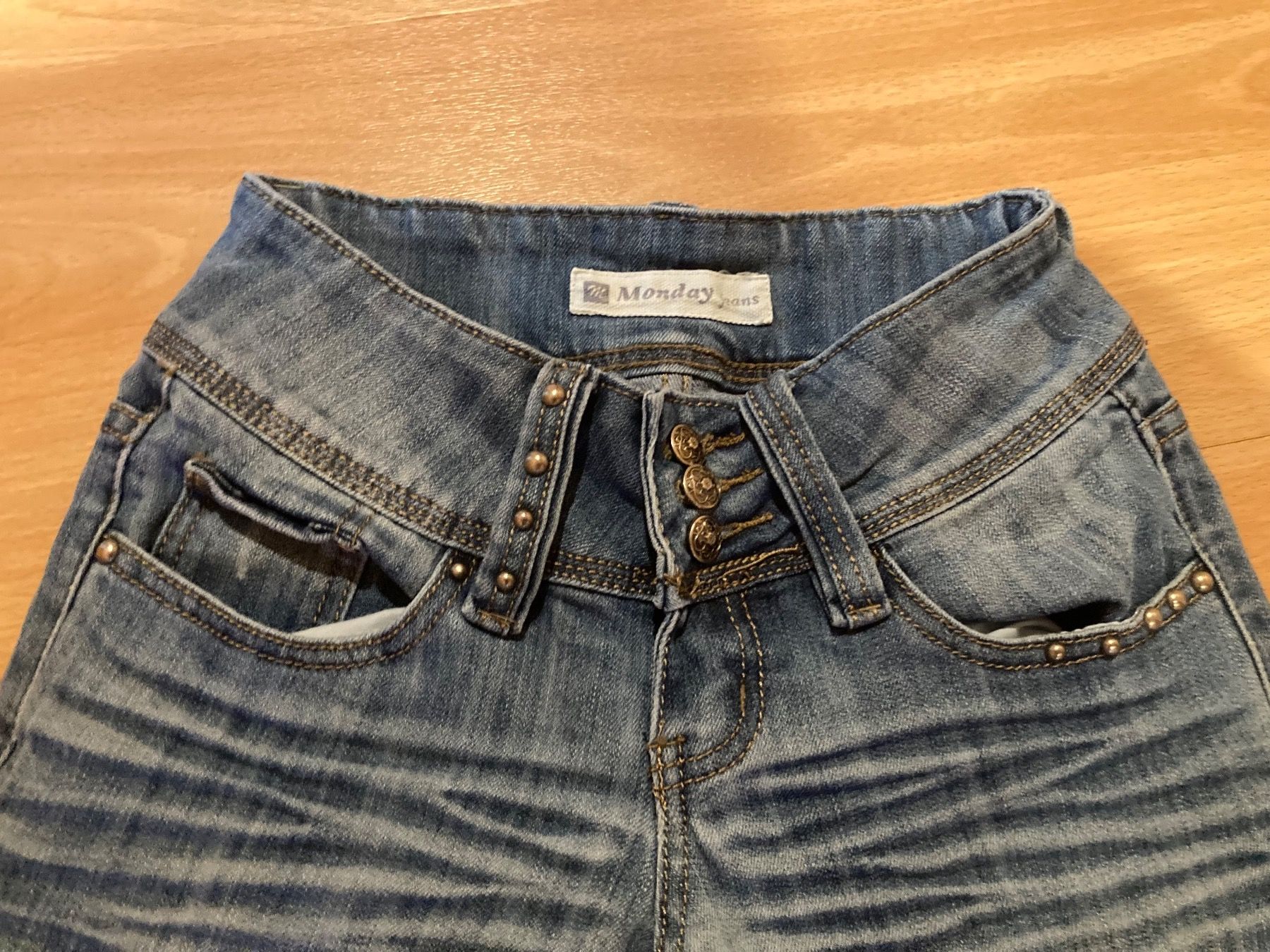 Jeans: 3/4 capri Jeans Monday Grösse 34 (ca 158 – Usato da Lungern venduto da Chispa1982 1