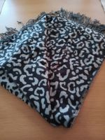Wunderschöner Pieces Schal, grau/schwarz, mit leomuster, Top