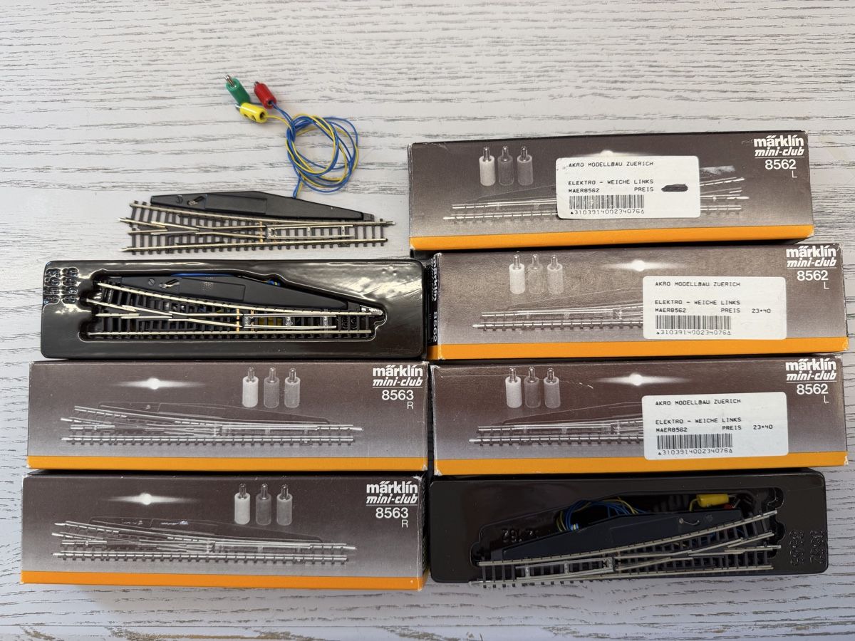 Märklin Modellini di ferrovie: Märklin 4x 8562 4x 8563 Elektromagnetiche Weichen – Usato da Lupsingen venduto da New-Haven