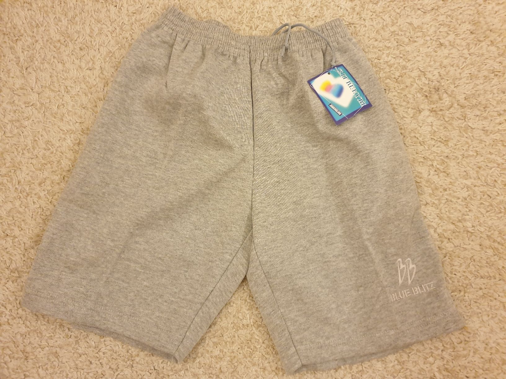 Pantaloni: Short gris, S, neuf, coton 40%, gris – Nuovo e nell'imballaggio originale da Neuchâtel venduto da Verenas12