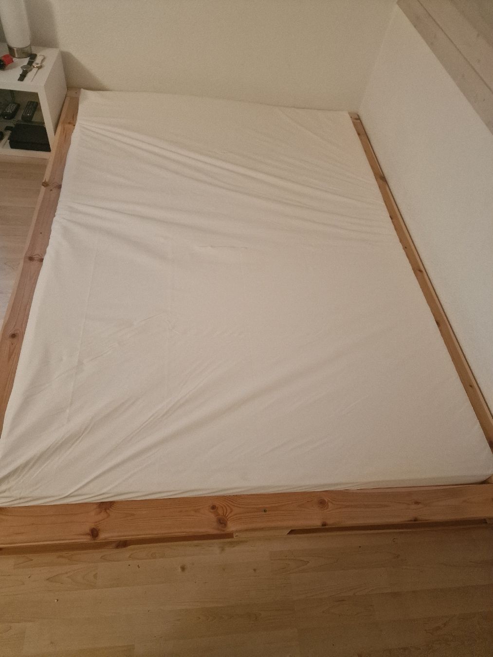 Lits: Palettenbett mit Matraze – Neuf (Voir description) à Wetzikon ZH par saro40 3