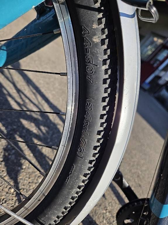 Crosswave Biciclette: Crosswave 24" mit Licht – Usato da Effretikon venduto da tan_9d7z 1