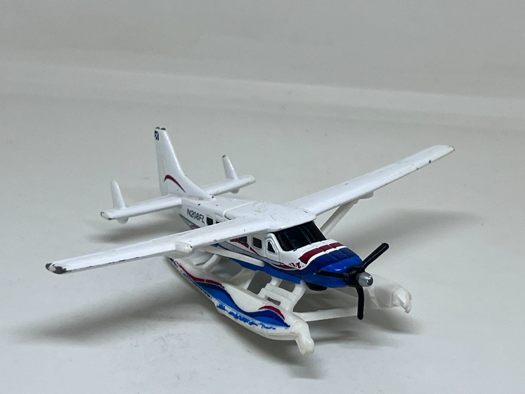 Matchbox Modellini d'auto: Matchbox Cessna Caravan – Usato da Wildegg venduto da LaaBoutique