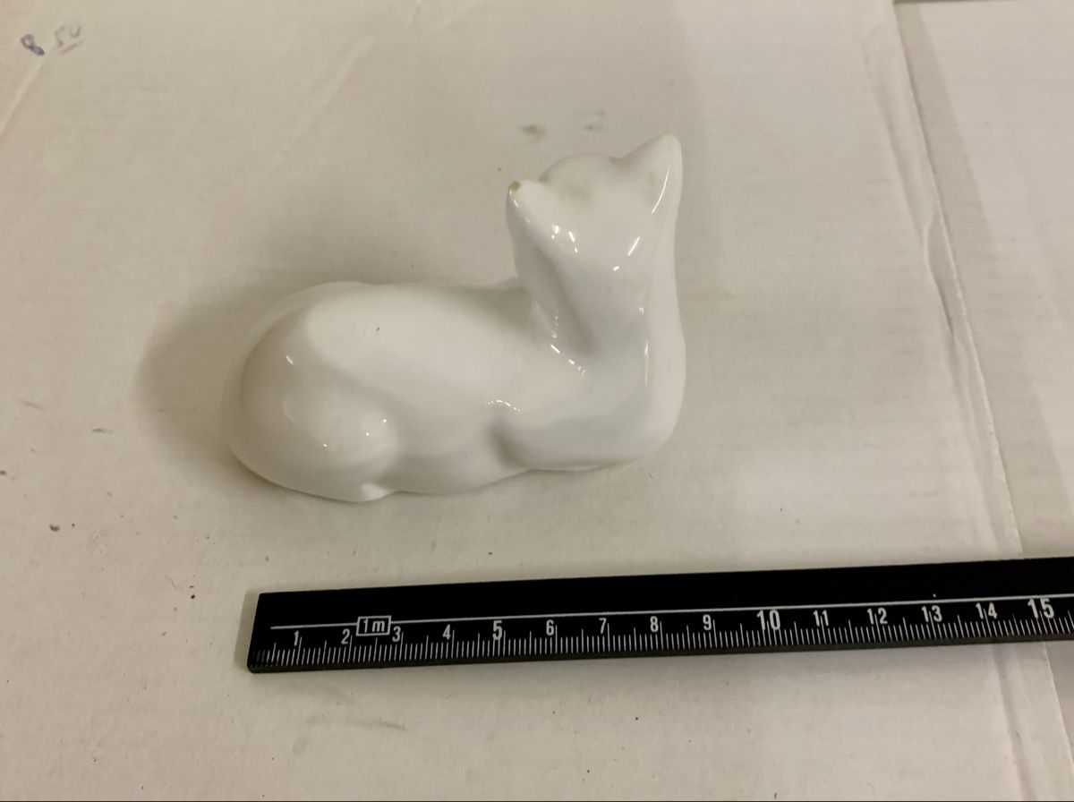 Tutte le decorazioni: Süsses Katzenfigürchen, Keramik, weiss Ki6 – Nuovo (secondo la descrizione) da Erlenbach ZH venduto da Ritschly 2