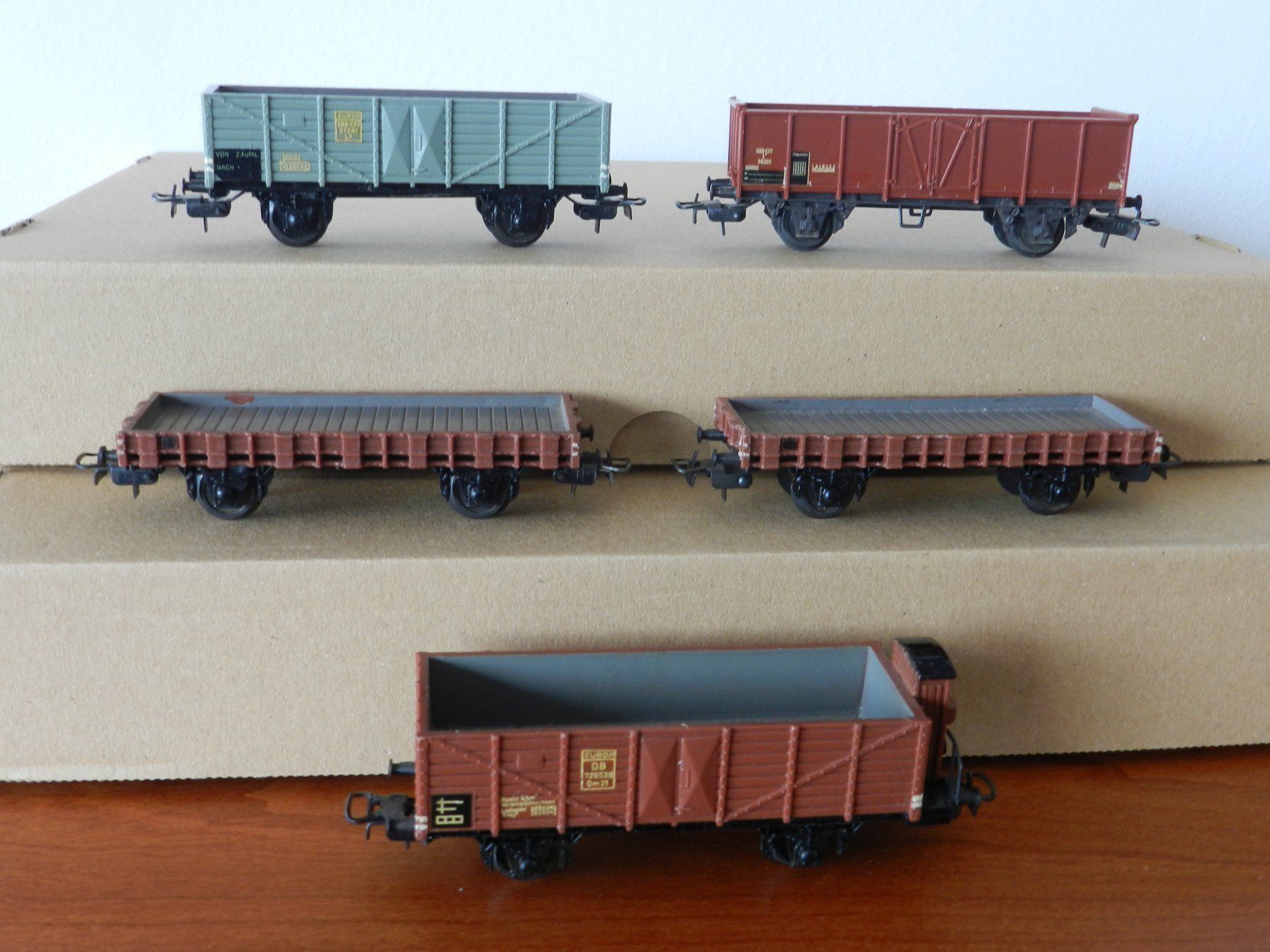 Buco Modellini di ferrovie: H0 AC BUCO Güterwagen 5 St – Usato da Arzier-Le Muids venduto da elocin83