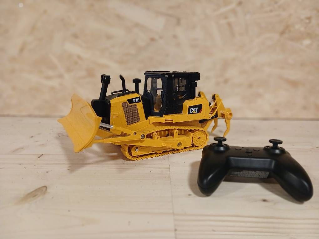 RC Modellbau: Rc Bulldozer – Gebraucht aus Eichberg von luk_6sxq