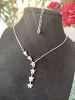 Zarte 925 Silber Halskette mit funkelnden Sternen. Elegant u