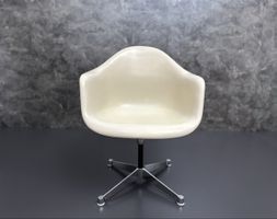 Herman Miller Eames Fiberglass Armchair Mid Century Vintage 