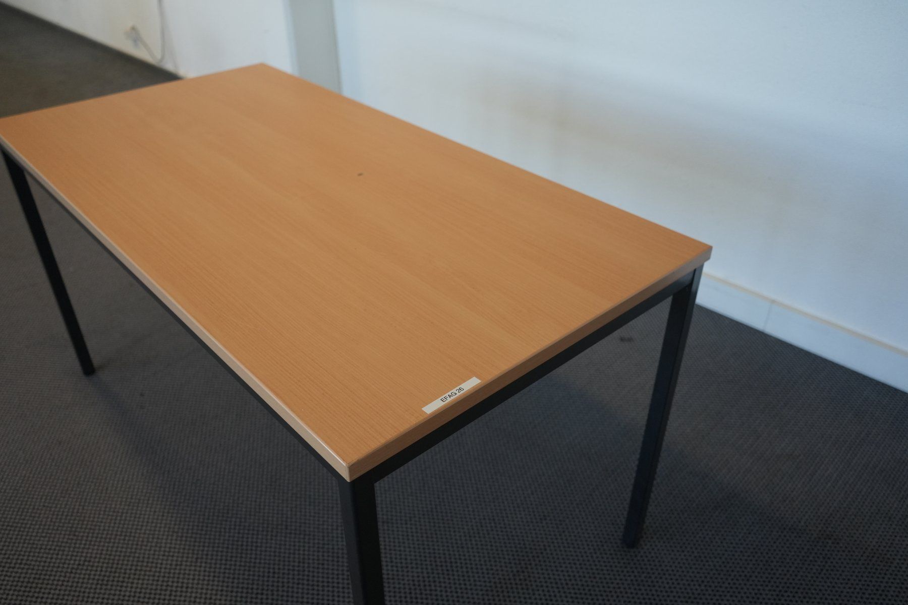 Scrivanie: Tisch klein Holzplatte – Usato da Safenwil venduto da EFAGSafenwil5745 1