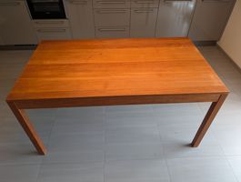 Table de salle à manger en teck extensible