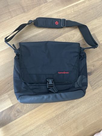 Samsonite Umhaengetasche, neuwertig, ideal für den Alltag!