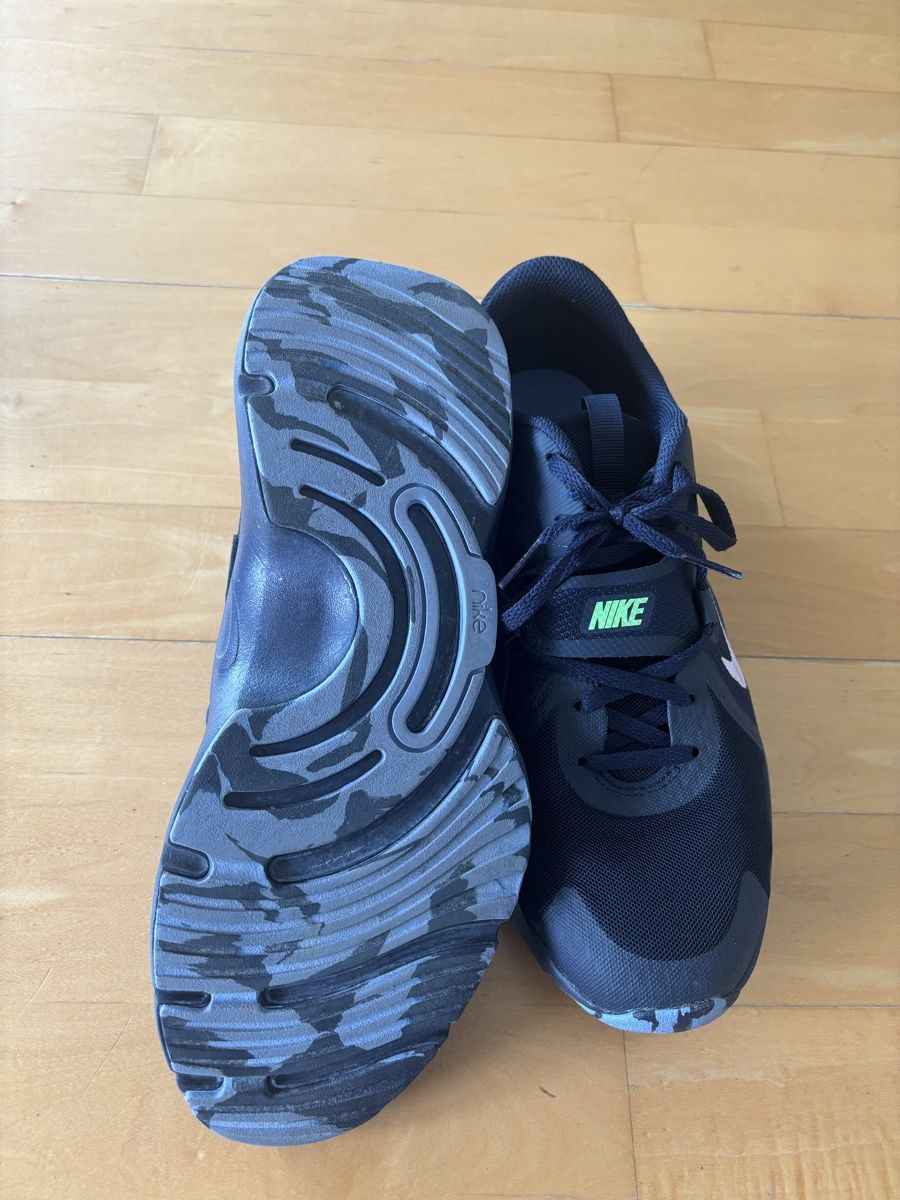 Nike Scarpe da uomo: Nike training shoes, size 42.5, dark blue – Usato da Zürich venduto da BorjaCastillo 2