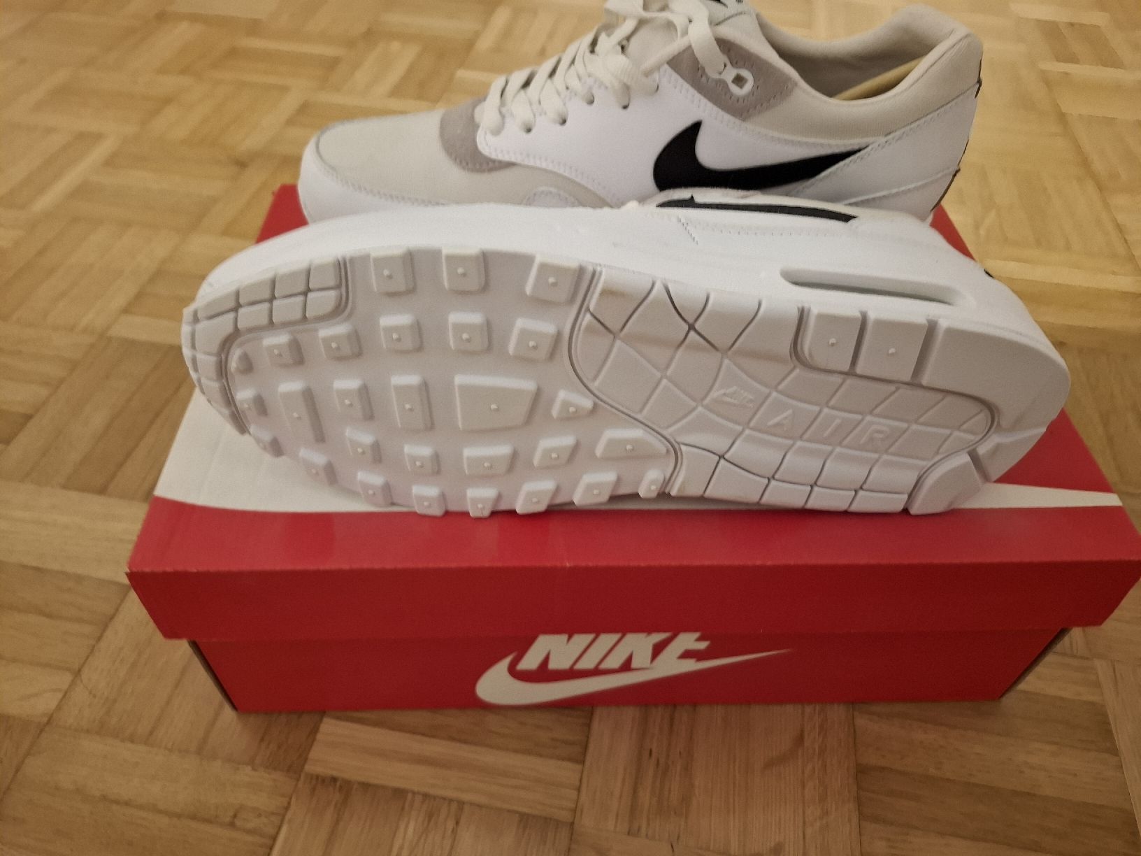 Nike Herrenschuhe: Nike Air Max 1 '87 Light Iron Ore – Neu und originalverpackt aus sissach von maa_57j5 4