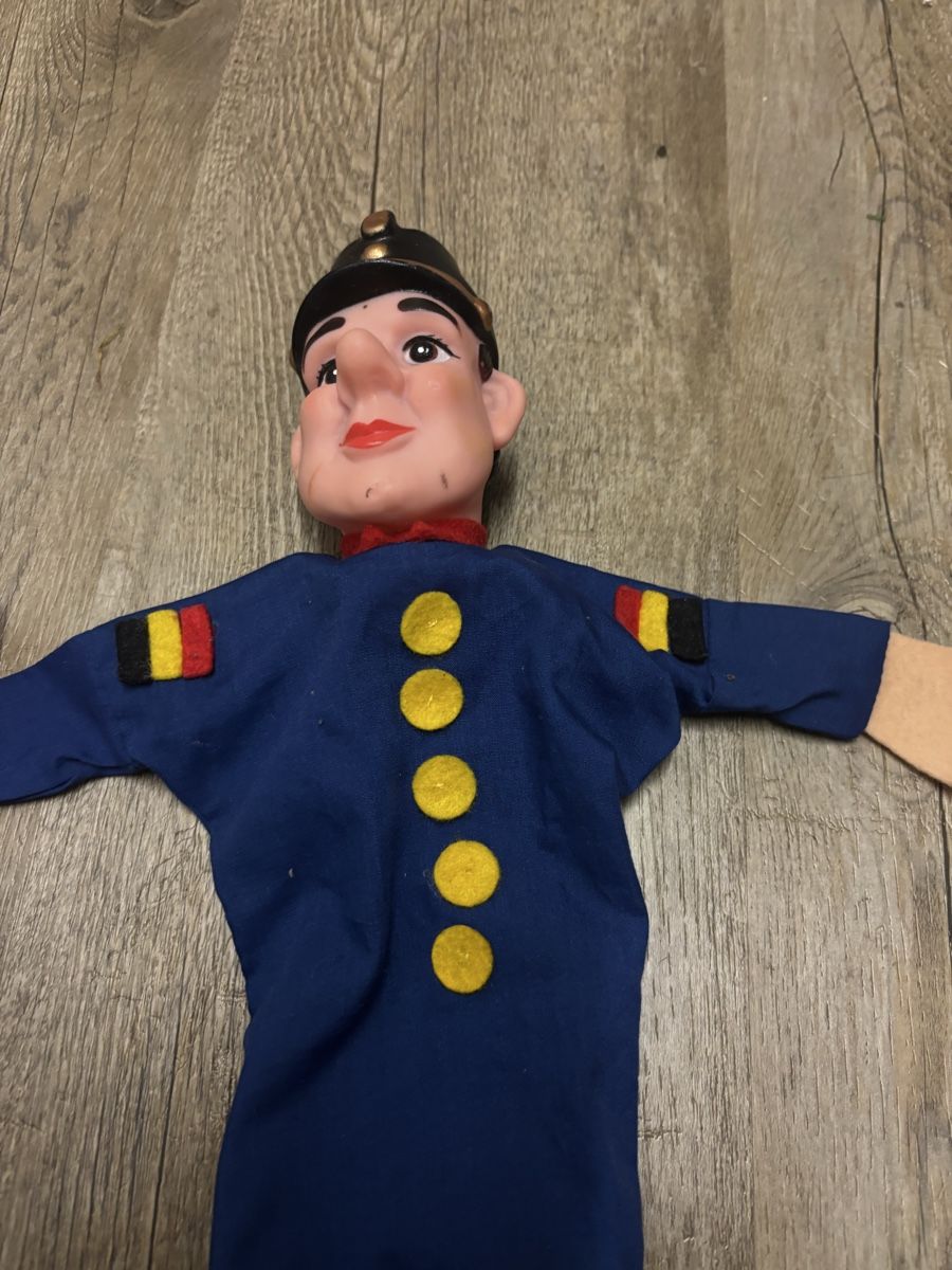 Bambole: Handpuppen Polizist / Kuh – Usato da Wimmis venduto da Soccerfanshop 1