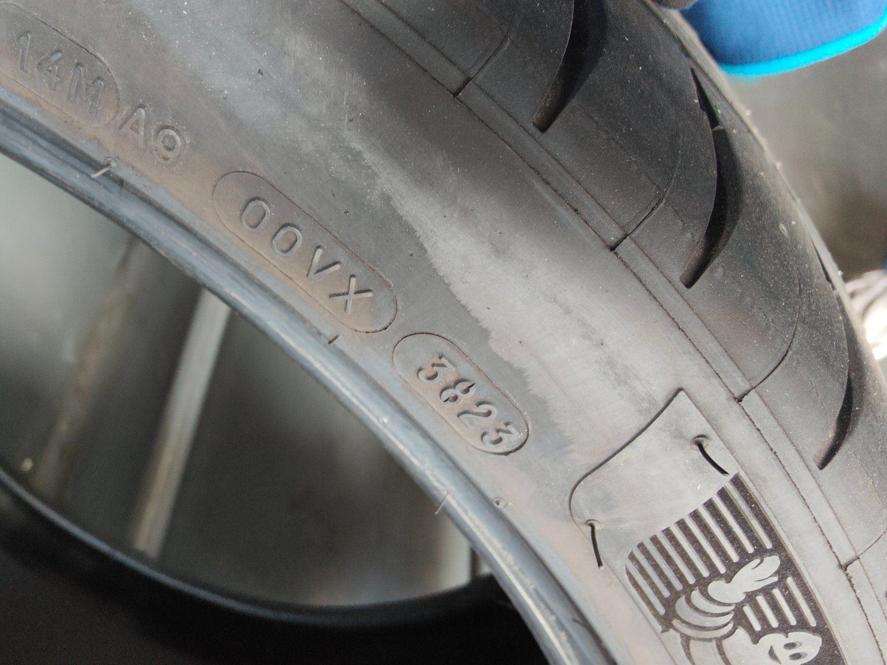 Michelin Pneumatici & Ruote complete: Tesla Sommerreifen – Usato da Oberengstringen venduto da Reifen-Lagerverkauf 6