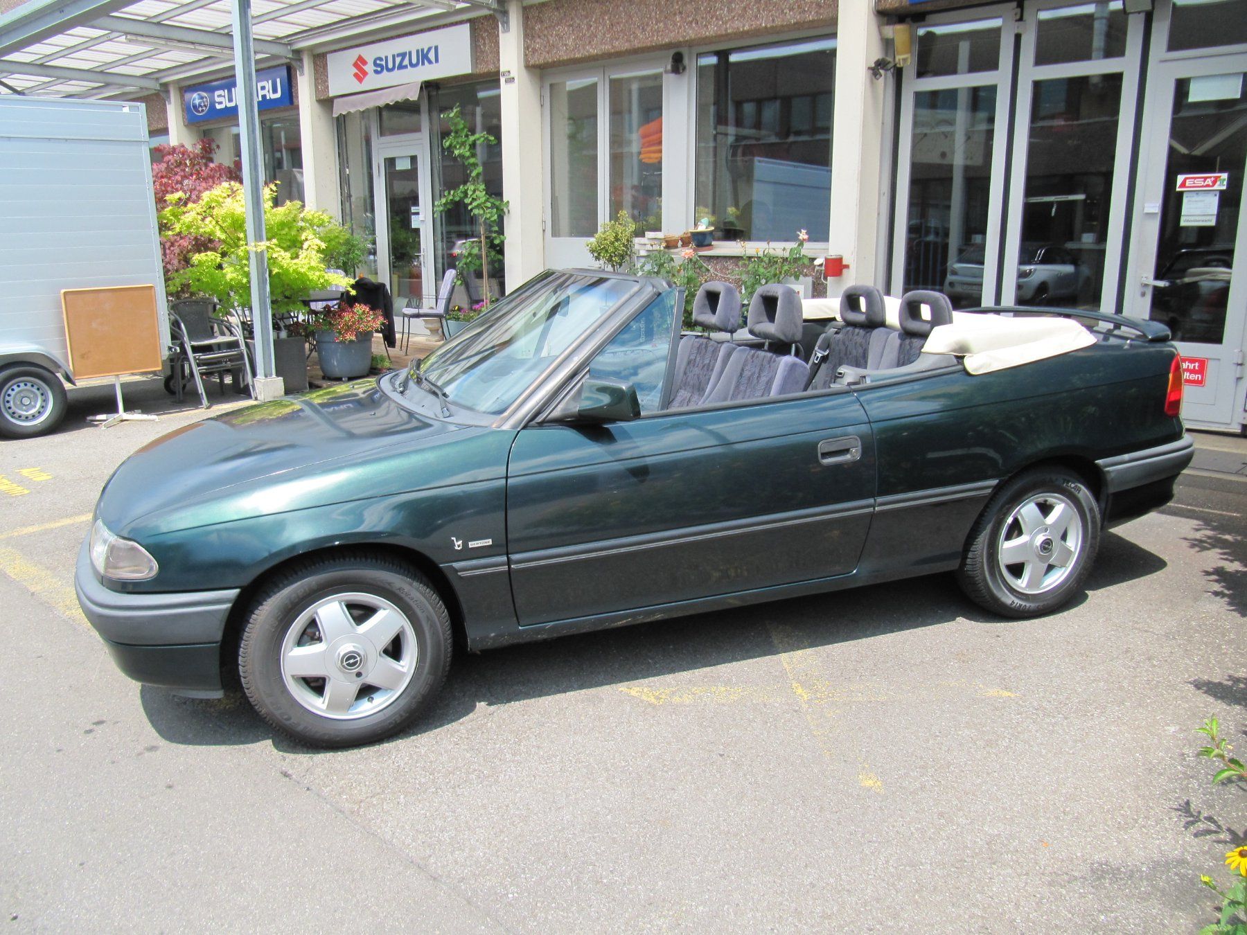 Opel Automobili: Opel Astra Cabrio 2.0i – Usato da Rotkreuz venduto da auto-bachmann 1