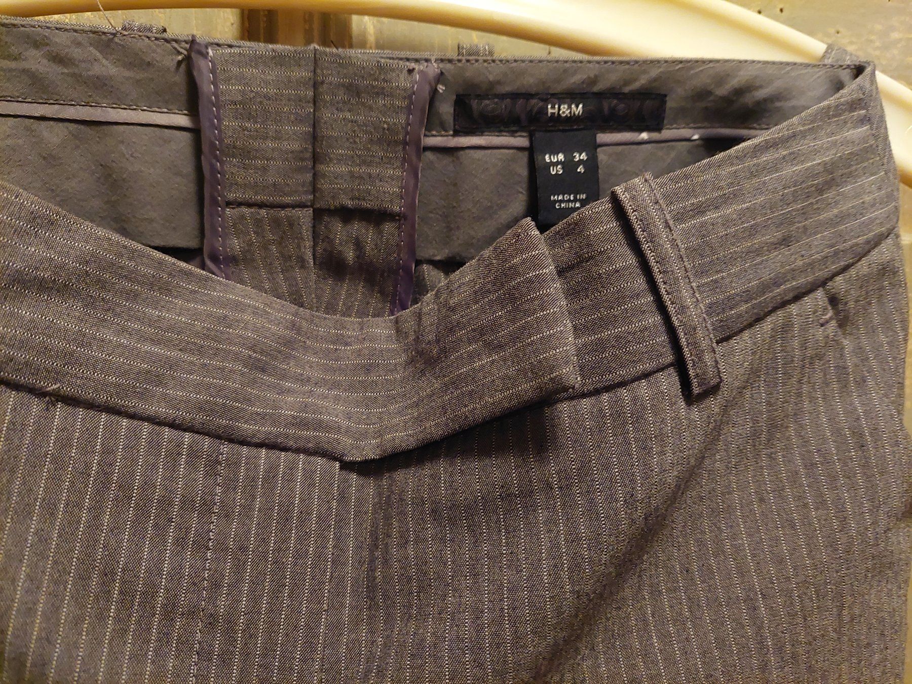 H&M Hosen: H&M . Hose 34 – Gebraucht aus Besenbüren von teluride89
