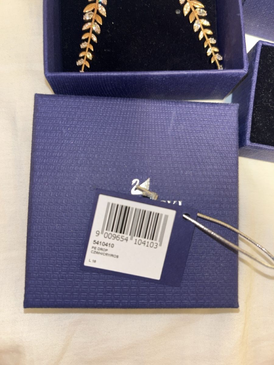 Swarovski Orecchini pendenti & Orecchini a lobo: Swarovski Set Mayfly – Nuovo (secondo la descrizione) da Bremgarten AG venduto da mix_rsl7 2