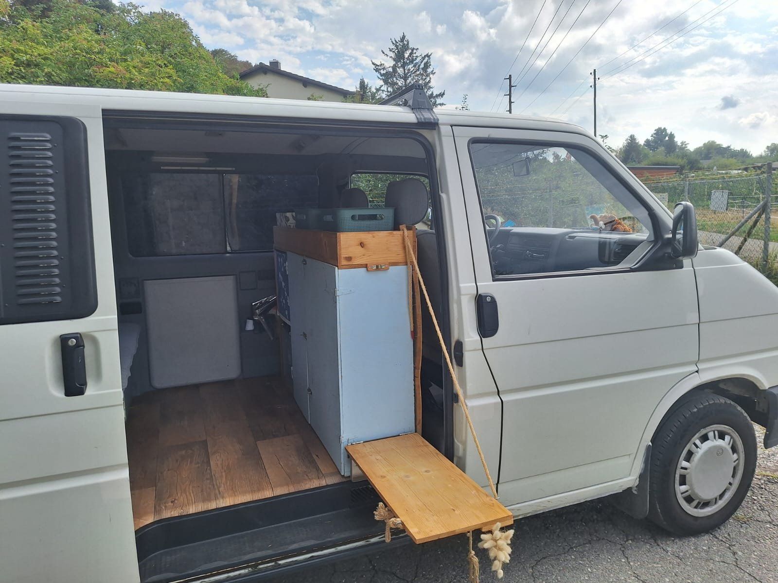 VW Camping Fahrzeuge: VW T4 Multivan Camper – Gebraucht aus Gerolfingen von Seehof25 5