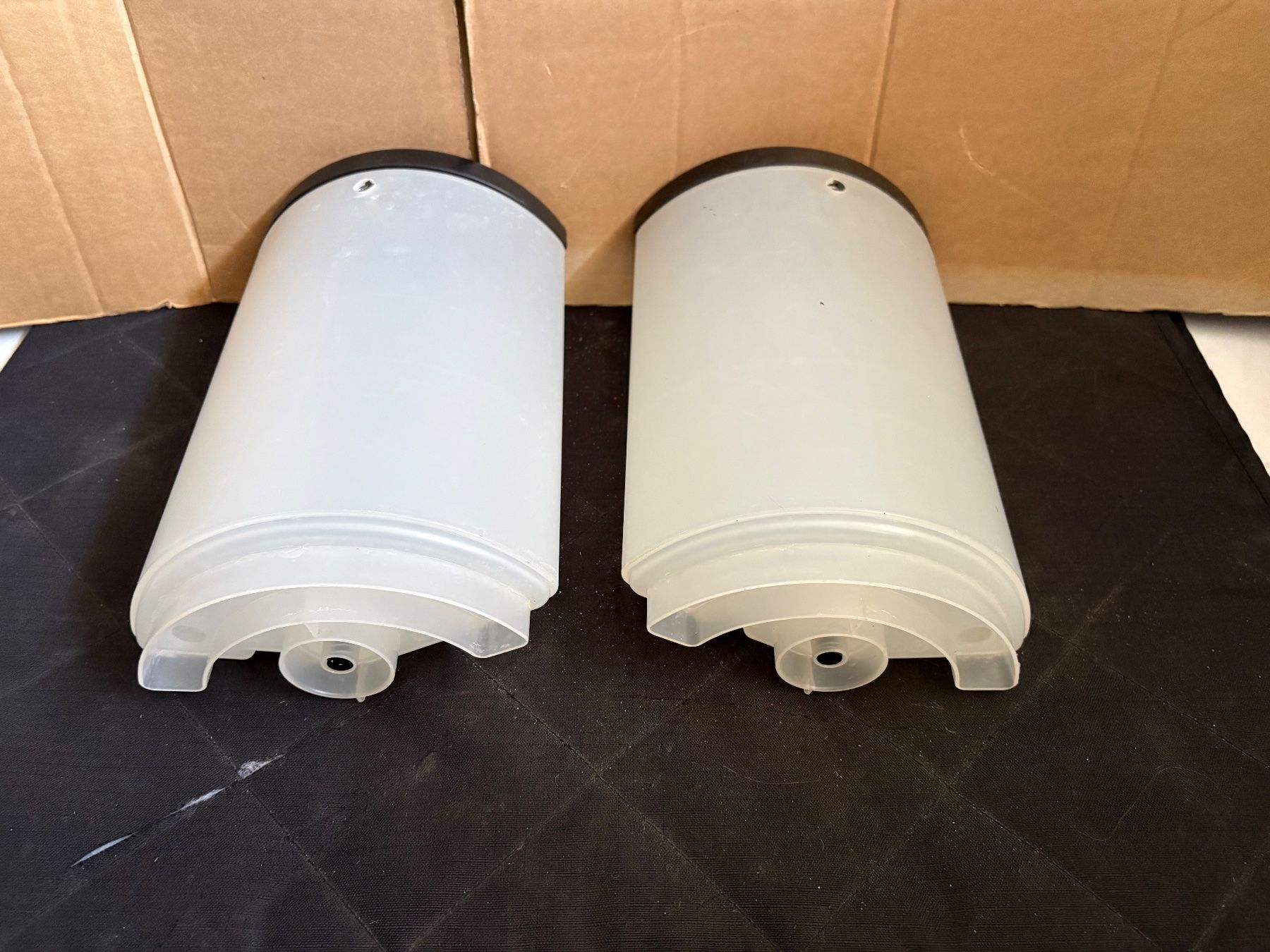 Nespresso Macchine per caffè & Macchine per espresso: 2x Wassertank + 2x Deckel für Nespresso Gemini – Usato da Lausen venduto da sen_jm7c 4