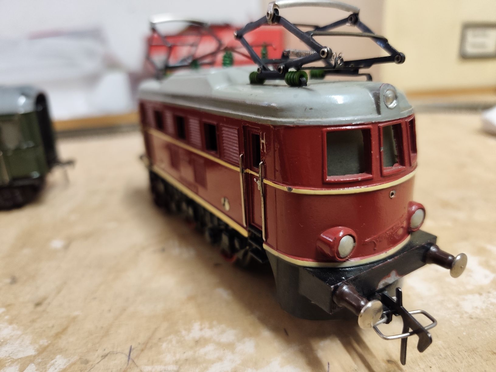 Fleischmann Modelleisenbahnen: Fleischmann Lok und Wagen – Gebraucht aus Aesch BL von Refurber 2