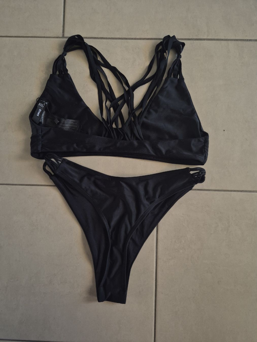 Mango Badekleider & Bikinis: Damen Bikini, Schwarz Grösse M – Gebraucht aus ebikon von tho_52xf 1