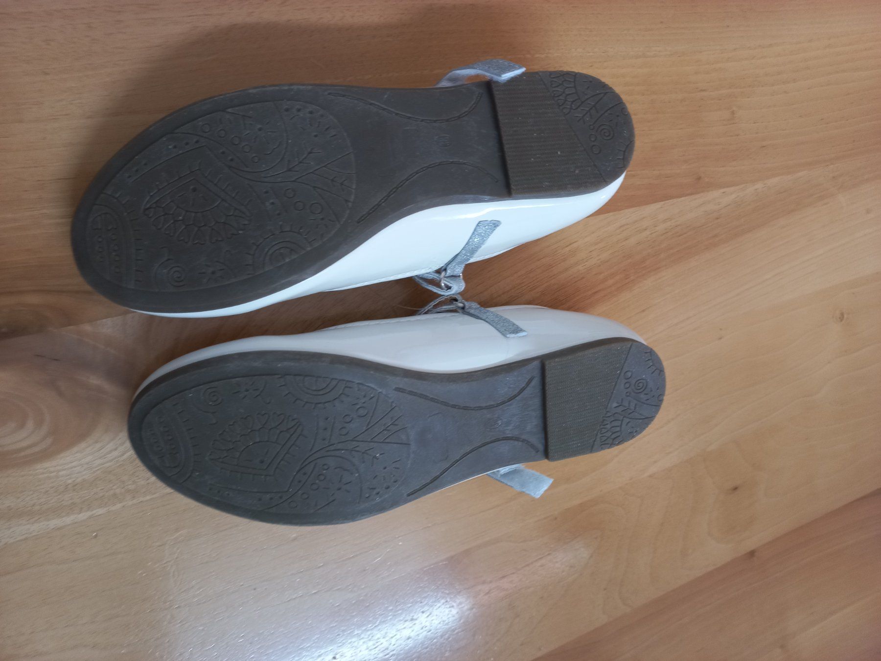 Scarpe per ragazze: Neuer Ballerina gr. 38 – Usato da Muri AG venduto da Bufr 3