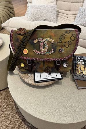 CHANEL TASCHE GRAFFITI MESSENGER