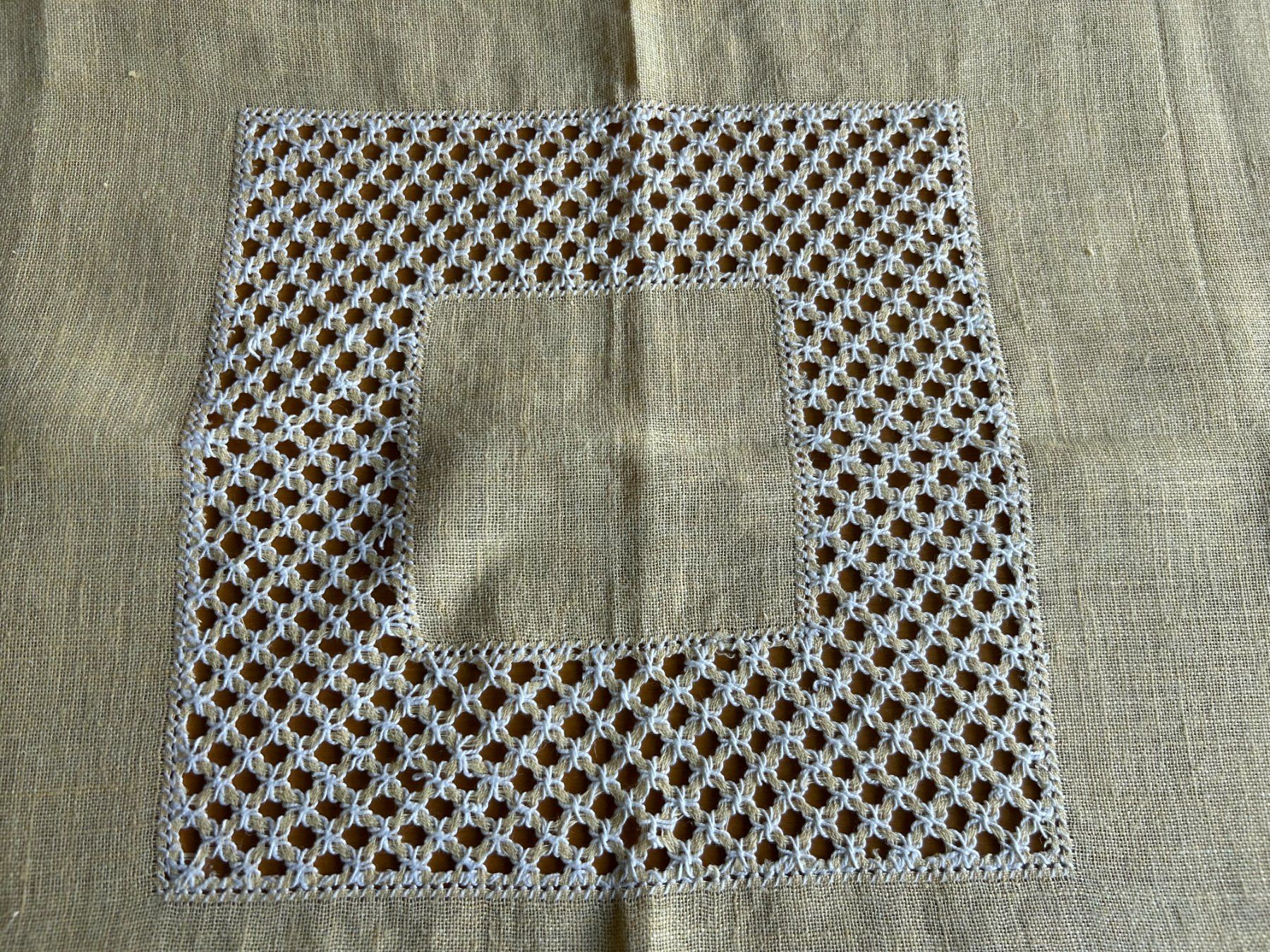 Altra biancheria da tavola: Vintage - Klein-Tischdecke - Handarbeit – Usato da Hagendorn venduto da Teora66 1