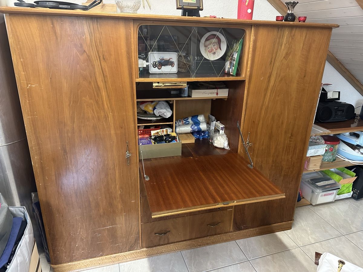 Armadi: Antiker Schrank Liebhaber – Usato da Lupfig venduto da asg_5tqb 2