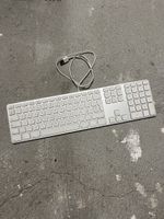 Clavier Apple filaire avec pavé numérique état moyen