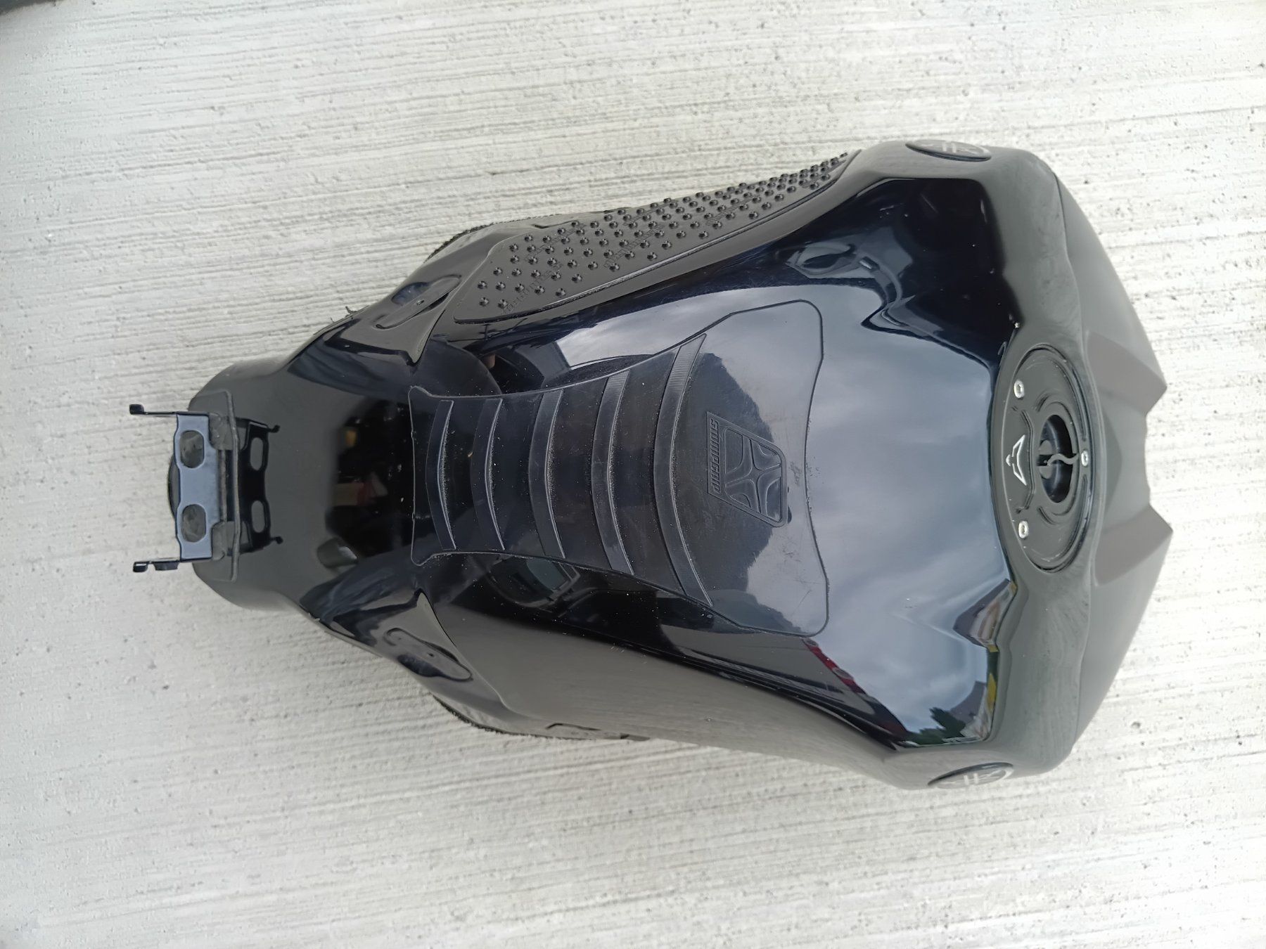 Yamaha Accessori per altri veicoli: Tank R1 RN22 – Usato da Wängi venduto da Ladys_First 1