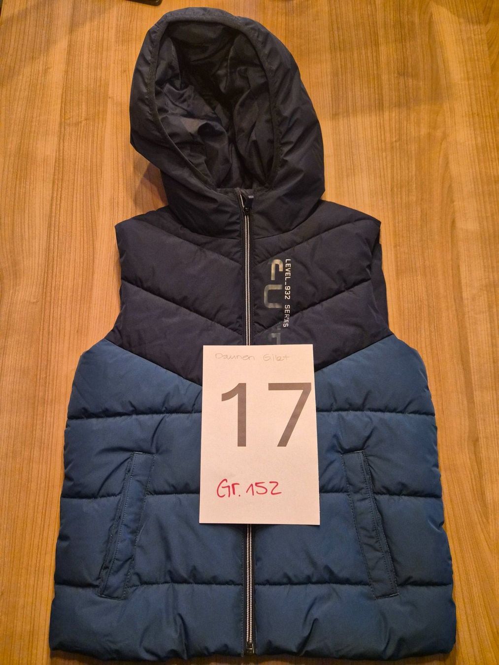 Altro abbigliamento per bambino: Kinder Daunen Gilet Gr. 152 – Usato da Schötz venduto da Nico040 1
