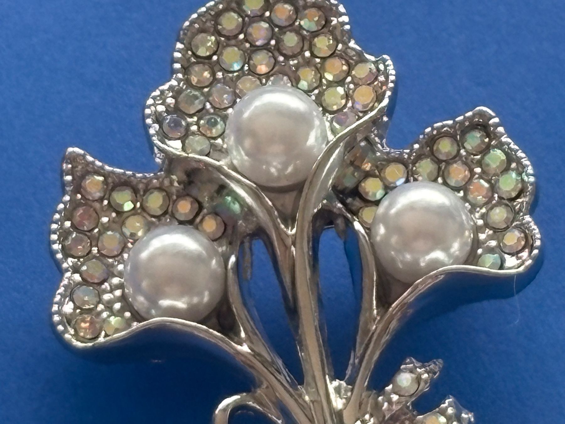 Broschen & Nadeln: Luxus Elegante  Brosche mit Kunstperlen Farbe: Silber – Neu (gemäss Beschreibung) aus Biel-Bienne von Roserosse13 2