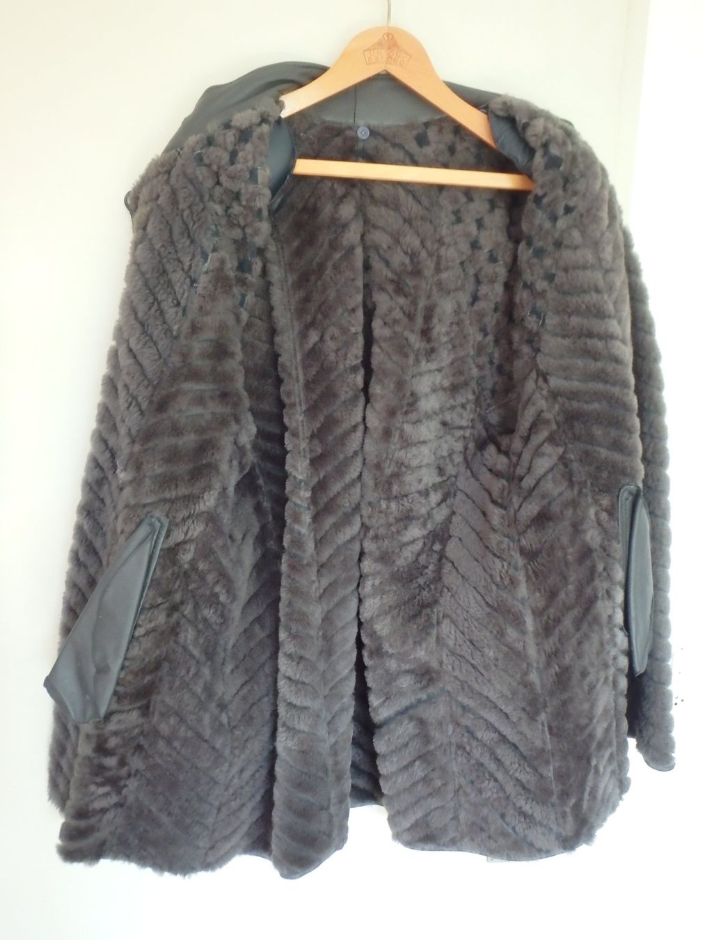 Manteaux: Vintage Leder Mantel, echtes Leder mit Fee, Grösse 40 – D'occasion à Schöfflisdorf par pullux 4