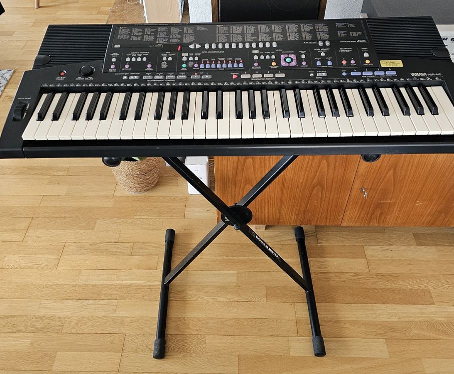 Yamaha PSR-410 Keyboard mit Ständer | Kaufen auf Ricardo